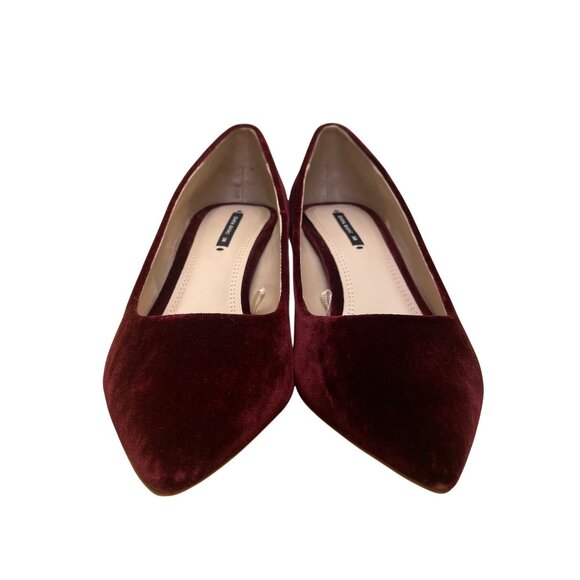 Zara Women’s Burgundy Velvet Classic Pointed Toe Low Heel Pumps Size EU38/US8 - Picture 2 of 8